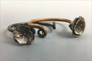 Pastel.Forged Flower Bracelet